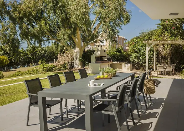 Astoria Exclusive Luxury In With Breathtaking Views And Private Grounds וילה