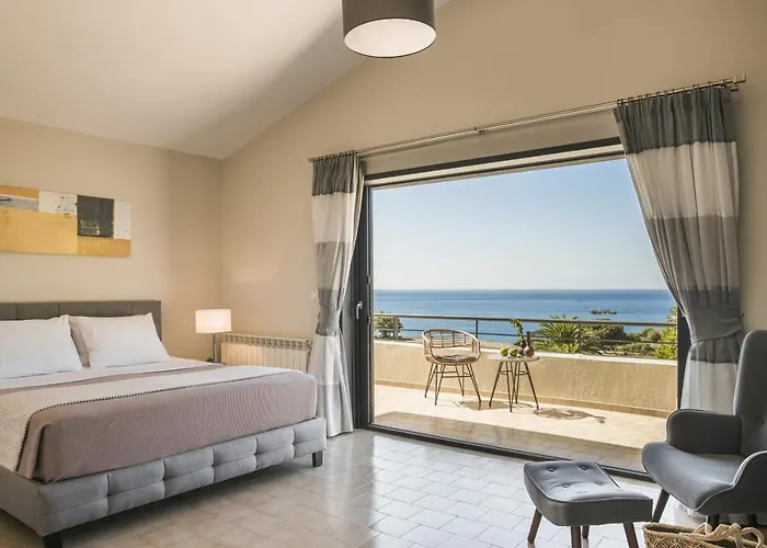 Astoria Exclusive Luxury In With Breathtaking Views And Private Grounds סבורונטה