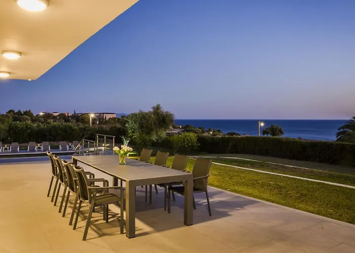 Astoria Exclusive Luxury In With Breathtaking Views And Private Grounds וילה