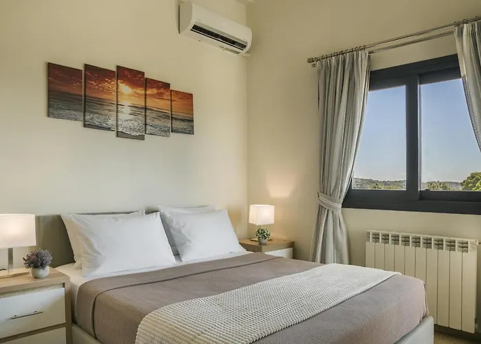 Astoria Exclusive Luxury In With Breathtaking Views And Private Grounds