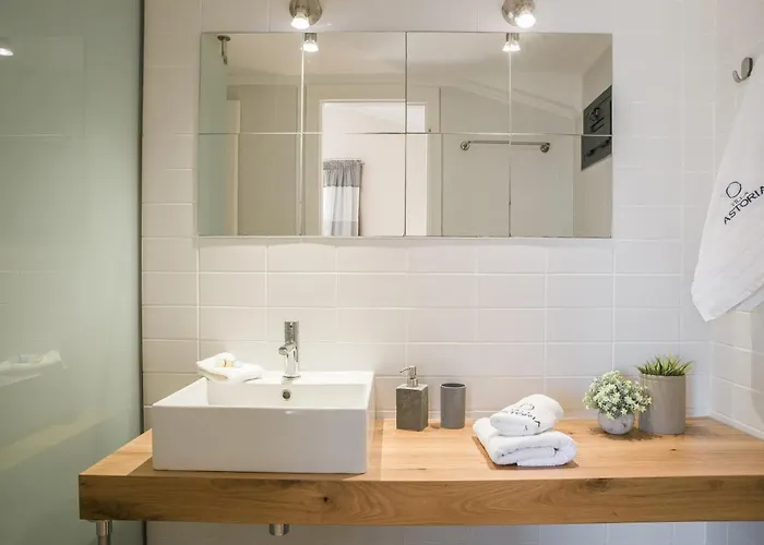 Astoria Exclusive Luxury In With Breathtaking Views And Private Grounds Willa *